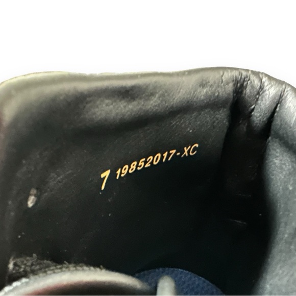 Jordan 1 Retro High Flyknit Shadow (GS) - Picture 14 of 16